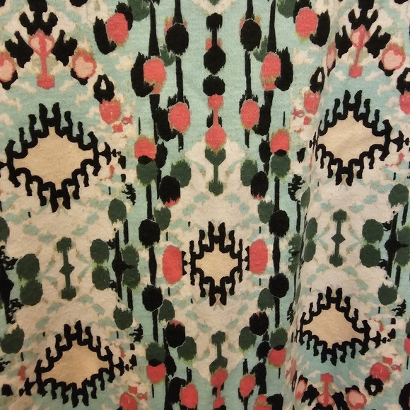 Rebecca Malone Patterned Short Sleeve T-shirt - Picture 3 of 5